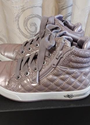 Якісні стильні брендові кросівки skechers