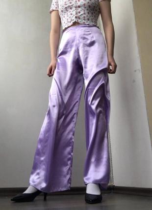 Штани лавандові шовкові атласні в піжамному стилі легкі плаццо широкі штани фіолетові3 фото