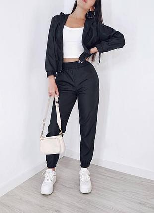 Костюм з плащівки