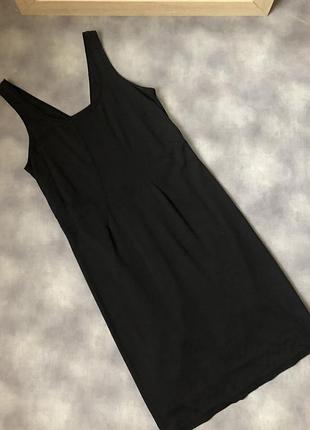 Класичне плаття з блискавкою на спині