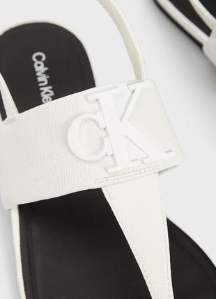 Жіночі білі шкіряні босоніжки calvin klein4 фото