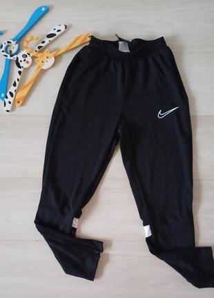 Спортивные штаны  nike