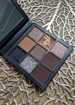 Huda beauty smokey palette eyeshadow