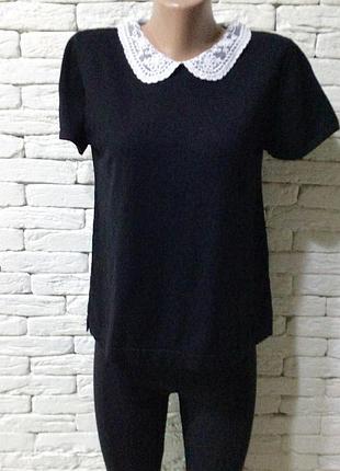 Трикотажна кофточка з гіпюровим комірцем