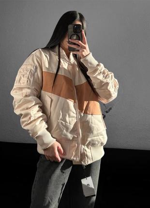 Двосторонній бомбер nike swoosh оверсайз куртка бежевий найк біг свуш