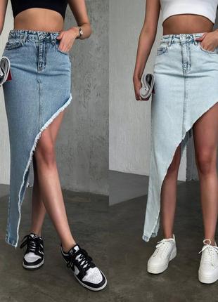 Асиметрична джинсова спідниця з рваним краєм1 фото