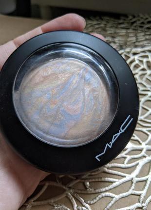 Mac lightscapade mineralised skinfinish