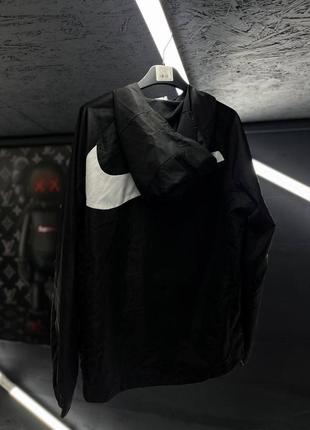 Куртка вітровка жіноча / чоловіча чорна з капюшоном легка коротка nike4 фото