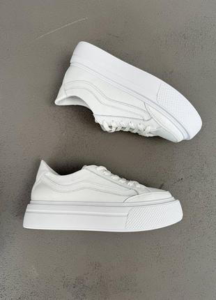 Нереально стильні білі шкіряні кеди кросівки зі смужкою3 фото