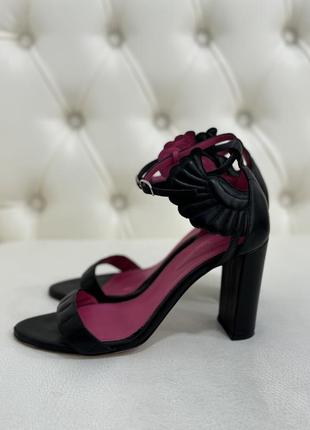 Босоніжки oscar tiye оригінал