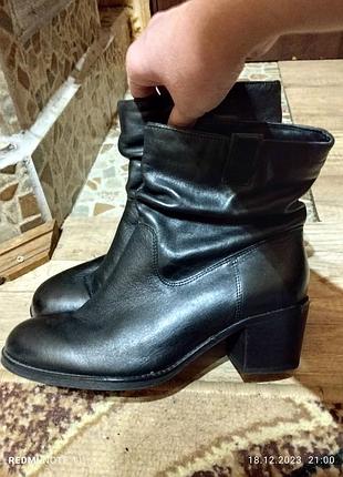 Шкіряні фірмові чобітки