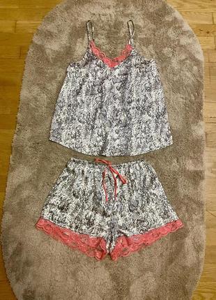 Домашняя шелковая пижама