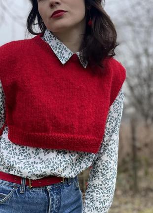 A knitted vest