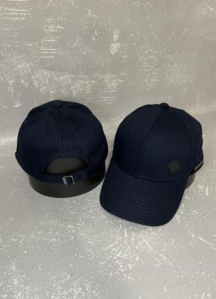 Синя кепка з вишивкою columbia1 фото