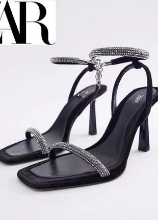 Босоніжки zara