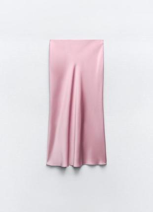 Атласная юбка средней длины8 фото