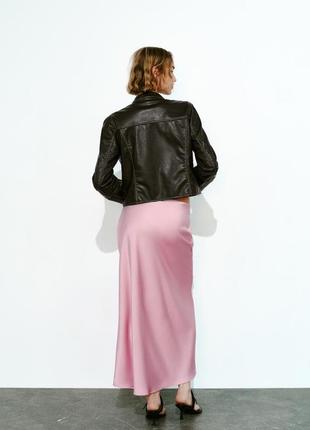 Атласная юбка средней длины6 фото