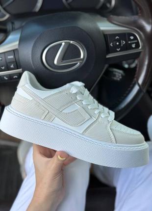 Кеди на платформі