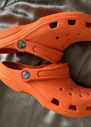 Crocs 2