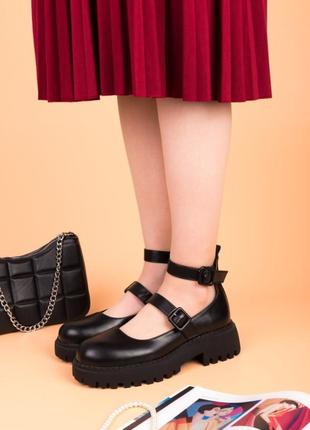 Жіночі туфлі з ремінцем1 фото
