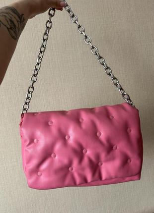 Рожева сумка вмістка сумочка на ланцюгу