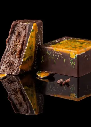 Подарунковий набір цукерок шоколадно-горіхової колекції «pastella» чорний шоколад 16 шт5 фото