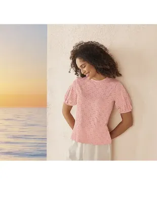 Жіноча футболка esmara® з модною вишивкою на люверсах євро 40-42