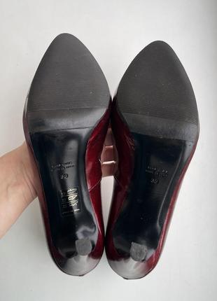 Шикарные кожаные лакированные туфли gaia d'este  на каблуке красные 38 р.9 фото