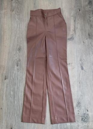 Класичні брюки екошкіра жіночі