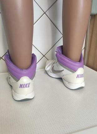 Фирменные кроссовки nike.3 фото