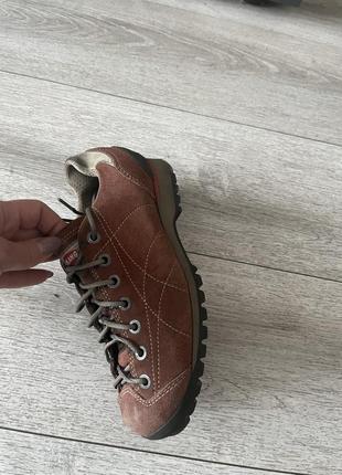 Кросівки в гарному стані