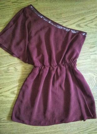 Сукня на одне плече