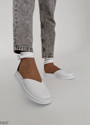 Білі жіночі босоніжки з закритим носом туфлі з натуральної шкіри4 фото
