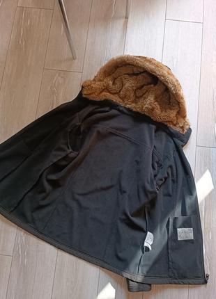 Тепла темно куртка c&a з капюшоном шоколадного кольору6 фото