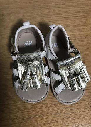 H&m босоніжки дитячі сандалі дитячі 20/21 р взуття дитяче