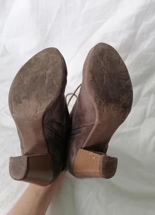 Жіночі демісезонні черевики на каблуку і шнурівці8 фото