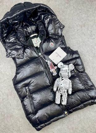 Пухова жилетка moncler