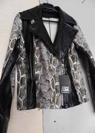 Куртка косуха фактурная стрейч эко кожа под змею змеиный принт питон и хищный принт лео леопард курт3 фото