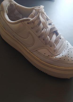 Кросівки nike court vision alta3 фото