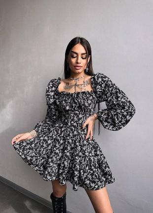 Мила сукня міні в квітковий принт