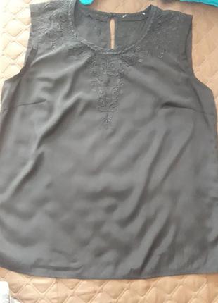 Прелестная блуза с вышивкой