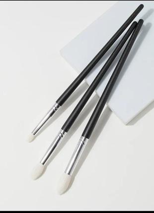 Набор натуральных кистей для растушевки теней.