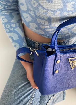 Жіноча сумка з двома ремінцями , якісна зручна в яскравому кольорі, guess total blue6 фото