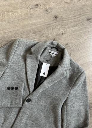 Класичне сіре однобортне кежуал пальто на високого