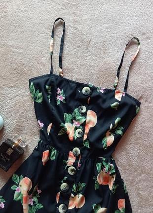 Класна якісна легка приталена сукня на гудзиках пишна спідниця фруктовий принт🍑5 фото