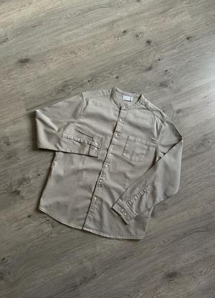 Сіро-бежева кремова сорочка без коміру низький комір стійкою грандад asos2 фото