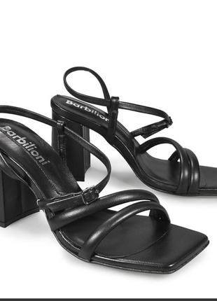 Босоніжки чорні