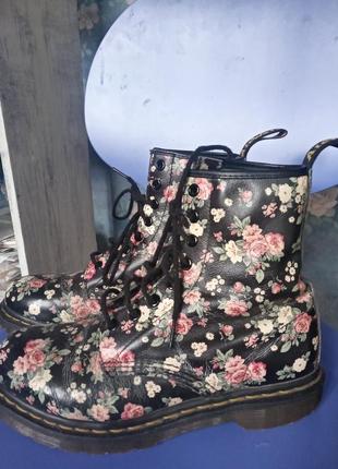 Натуральні шкіряні ботинки dr. martens черевики шкіра ботинки квітковий принт квіти рози троянди