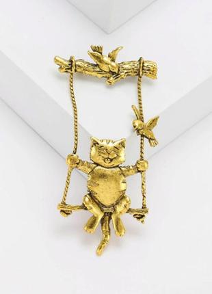 🐱 брошка кіт на гойдалці в стилі jj jonette jewelry, кішка, золотистий метал, брош