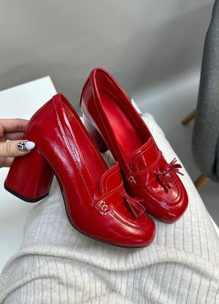 Червоні шкіряні лакові туфлі1 фото